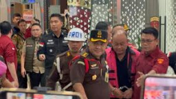 Dadan, Membisu Saat Digelandang ke Mobil Tahanan Kejagung