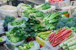 Daya Beli Tetap Stabil di Tengah Harga Sayuran Hijau di Kota Batu Anjlok Rp4 Ribu per Kg