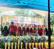 Pentas Seni Mewarnai acara Pelepasan Siswa Siswi Kelas VI SDN Dukuhsari 1