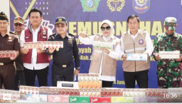 Sidoarjo Sikat Habis Rokok Ilegal! Wabup Mimik Idayana Pimpin Pemusnahan 9 Juta Batang Rokok Senilai Rp13,5 Miliar