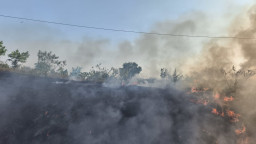 Bahayakan Perjalanan KA, KAI Daop 7 Imbau Masyarakat Tidak Bakar Sampah Dekat Jalur Rel