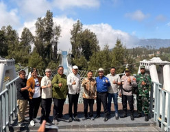 Perkuat Daya Tarik Wisata, Jembatan Kaca Bromo di Probolinggo Resmi Dibuka