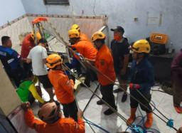 Heboh! Remaja di Ponorogo Tiba-tiba Jatuh ke Sumur Sedalam 25 Meter Dalam Rumah