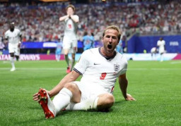 Trump, Puji Harry Kane
