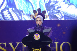 Zita Anjani Apresiasi Dhoho Night Carnival 2026, Mbak Wali Dorong Wisata Berbasis Budaya dan Kreativitas