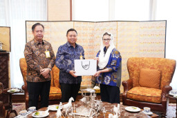 Bank Mandiri Taspen dan PT Taspen Serahkan Santunan kepada Ahli Waris Almarhum Rahmad Gobel