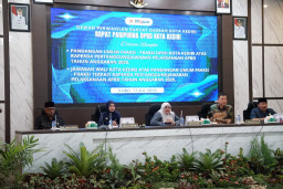 Paripurna Pandangan Umum DPRD, Mbak Wali Kota Kediri Tegaskan Komitmen Tingkatkan PAD dan Kinerja BUMD