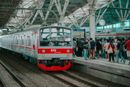 Proyek Kereta Perkotaan Surabaya akan Digarap Inggris