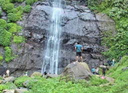 Libur Sekolah: Kunjungan Air Terjun Tretes Wonosalam Melonjak, Banyak Diserbu Wisman