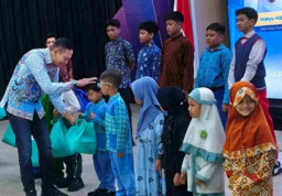 Pemkot Malang Salurkan Bantuan Seragam Sekolah Pelajar Prasejahtera SD dan SMP