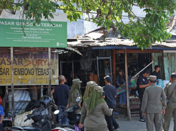 Kedepankan Solusi, Pemkot Surabaya Fasilitasi 2.700 Stan Kosong Pedagang Pasar Tumpah