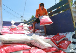 Dukung Produktivitas Petani, Pemkot Madiun Salurkan Puluhan Ribu Kilogram Bantuan Pupuk
