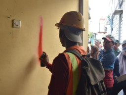 Wujudkan Normalisasi Kalianak, Pemkot Surabaya Tandai 70 Bangunan Terdampak