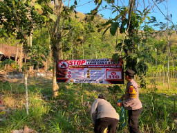 Cegah Karhutla, Polres Blitar Kota Gencarkan Edukasi Pasang Banner Imbauan dan Larangan Pembakaran Lahan
