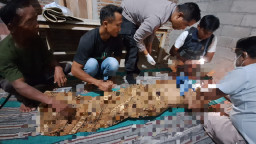 Usai Tebang Tebu, Seorang Pria Ditemukan Meninggal di Tepi Jalan Umum Desa Margomulyo