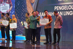 Pemkot Blitar Borong Dua Penghargaan Kemendagri Bidang Pendidikan dan Lingkungan