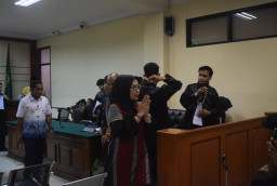 Sidang Maidi : JPU KPK Dalami Kedekatan Maidi dengan Pemilik Butik, ATM dan Panggilan "Bu Nyai" Jadi Perhatian 