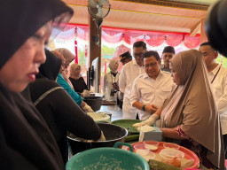 Menko PM Lihat Langsung Dampak Pemberdayaan PNM di Gresik