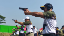 Raih Poin Puncak, Kolonel Inf Batara Sabet Juara 1 Lomba Menembak Pistol
