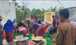 Atasi Kekeringan, Bantuan Air Bersih mulai Sasar Pondok Pesantren di Pamekasan