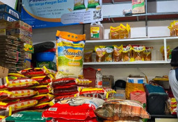 Pedagang Ngeluh Langka, Beras Premium 5 Kg di Malang Tembus Rp 80 Ribu