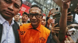 KEPALA BEA DAN CUKAI KEDIRI, DITAHAN KPK