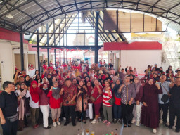 Risma, Promosikan UMKM Gotong Royong Eks Lokalisasi Dolly