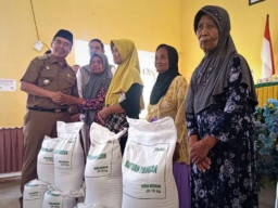 Pemkab Madiun Salurkan Bantuan Pangan 30 Kg Beras ke 107.231 KPM