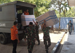 Peduli Korban Gempa NTT, Pemkab Ngawi Gercep Kirim Dua Truk Logistik