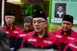Muktamar ke-35 NU, PDIP Jatim Ziarah ke Makam Mbah Wahab, Mbah Hasyim dan Gus Dur