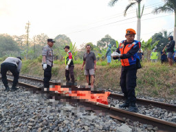 Diduga Depresi, Pria Asal Kota Blitar Tewas Nekat Tabrakan Diri ke Kereta Api