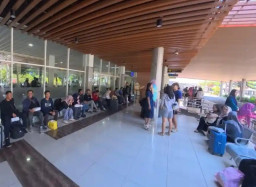 Erupsi Gunung Anak Krakatau, 5 Penerbangan di Bandara Abdulrachman Saleh Dibatalkan