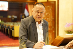 Agung Mulyono Absen Paripurna, 2 Raperda Jawaban Fraksi Tak Ada yang Baca