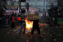 Aktor Intelektual Peristiwa Kerusuhan 27 Agustus, Dikejar