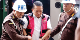 Febrie Adriansyah, Terlihat Santai