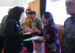 Perkuat Spiritualitas Generasi Muda, Pemkab Beri Insentif Ratusan Guru Rohani Lintas Agama Rp700 Ribu