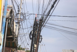 Demi Keamanan Pengguna Jalan, Pemkab Lumajang Tertibkan Jaringan Kabel Internet