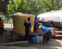 Puncak Kemarau, Ponorogo Dropping 31 Ribu Liter Air Bersih ke Desa Terdampak