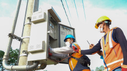 Upaya Tingkatkan Rasio Elektrifikasi, PLN Sambung Listrik 16 Dusun di Jawa Timur