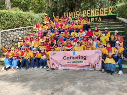 PKK Perum Bukit Bambe RW 006 Driyorejo Gresik Gathering ke Jogjakarta