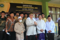 Airlangga Hartarto Didoakan Pengasuh Ponpes Nurul Jadid Jadi Pemimpin Nasional