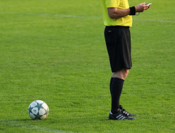 Dianggap Tak Adil, Ofisial-Pemain Persik Kediri Kejar Wasit Usai Kalah dari Borneo FC