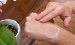 Cara Menghilangkan Kulit Kering ala SehatQ