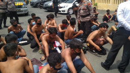 Aksi Tolak UU Omnibus Law, Polisi Amankan Massa dari Pelajar