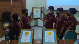 STIE Perbanas Pecahkan Rekor, Kampanyekan Poster Digital SDGs