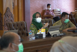 Meski Lahan Terbatas, Wali Kota Ning Ita Serius Garap Kube Ketahanan Pangan