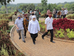 Khofifah Ajak Kades Sediakan Akses Internet untuk Media Pembelajaran Anak