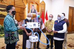 Perangi Corona,  Jatim Dapat Bantuan Ventilator HFNC dari LIPI