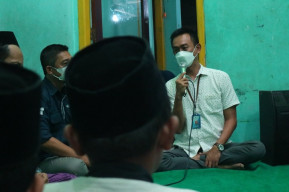 Tingkatkan Sarana Ibadah, WOM Finance Serahkan CSR Untuk TPQ Al Ummah Jombang