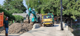 Jalan Rabat Beton Rp 2,8 Miliar di Peterongan Jombang, Tambah Daftar Proyek Molor